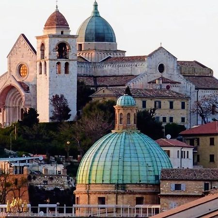 Il Balcone Sul Corso Villa Ancona Bagian luar foto