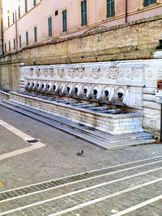 Il Balcone Sul Corso Villa Ancona Bagian luar foto