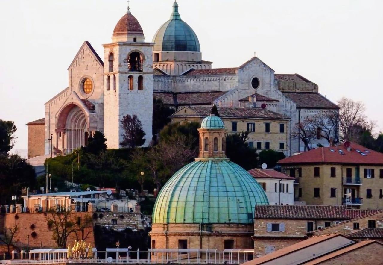 Il Balcone Sul Corso Villa Ancona Bagian luar foto